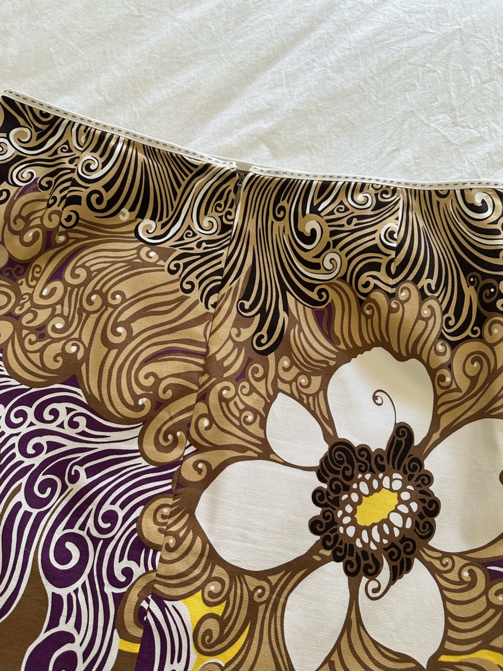 Elie Tahari Floral Mini Skirt, size large - Picture 9 of 15
